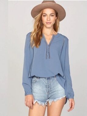 Revolve Amuse Society Pretty Young Thing Blouse Top Blue Size Small Boho Cut Out